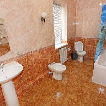 Сдается Дом, 200 м²