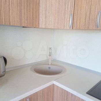 Продается 1-комнатная квартира, 37 м²