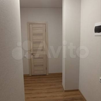 Продается 1-комнатная квартира, 37 м²