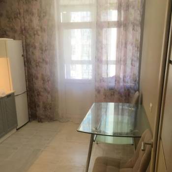 Сдается 1-комнатная квартира, 40 м²
