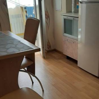 Продается 1-комнатная квартира, 42 м²