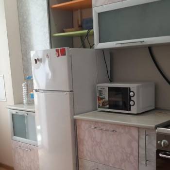 Продается 1-комнатная квартира, 42 м²