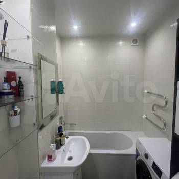 Продается 1-комнатная квартира, 48 м²