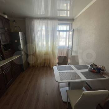 Продается 1-комнатная квартира, 48 м²