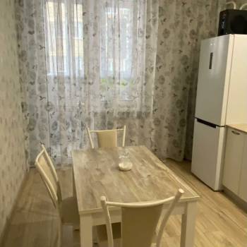 Продается 1-комнатная квартира, 47,6 м²