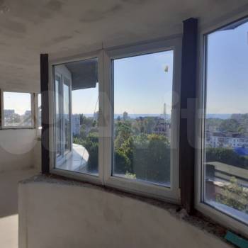 Продается 1-комнатная квартира, 130 м²