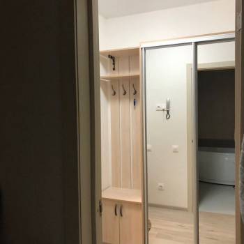 Продается 1-комнатная квартира, 42 м²