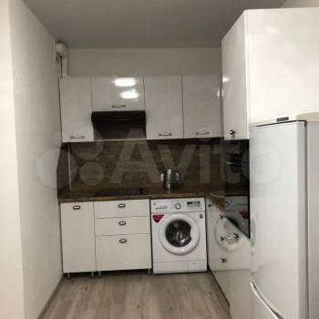 Продается 1-комнатная квартира, 42 м²