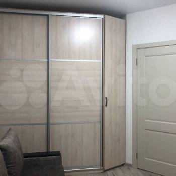 Продается 1-комнатная квартира, 42 м²