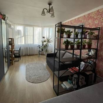 Продается 1-комнатная квартира, 52 м²