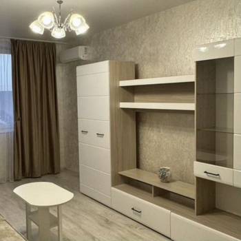 Продается 1-комнатная квартира, 43 м²