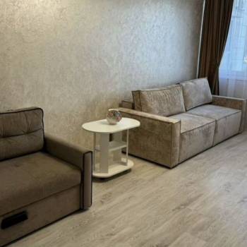 Продается 1-комнатная квартира, 43 м²