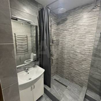 Продается 1-комнатная квартира, 53,7 м²