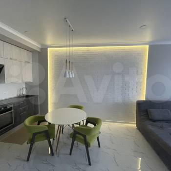 Продается 1-комнатная квартира, 53,7 м²