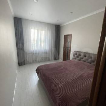 Продается 1-комнатная квартира, 53,7 м²