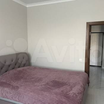 Продается 1-комнатная квартира, 53,7 м²