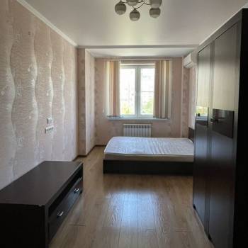 Продается 1-комнатная квартира, 43 м²
