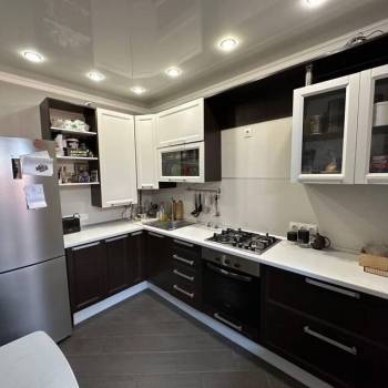 Продается 1-комнатная квартира, 42 м²