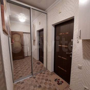 Продается 1-комнатная квартира, 38 м²