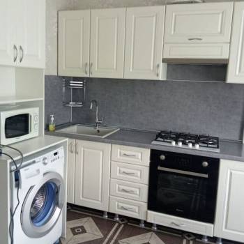 Продается 1-комнатная квартира, 42 м²