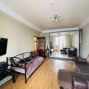 Сдается 1-комнатная квартира, 42 м²