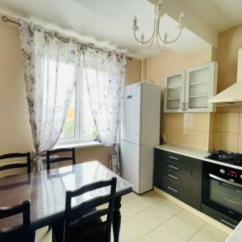 Сдается 1-комнатная квартира, 42 м²