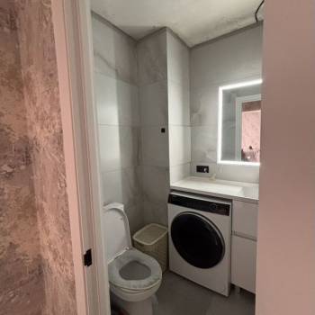 Продается 1-комнатная квартира, 373 м²