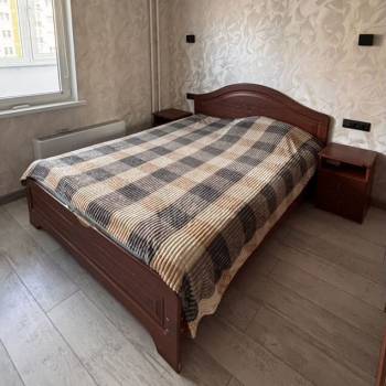 Продается 1-комнатная квартира, 373 м²