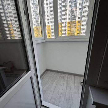 Продается 1-комнатная квартира, 373 м²