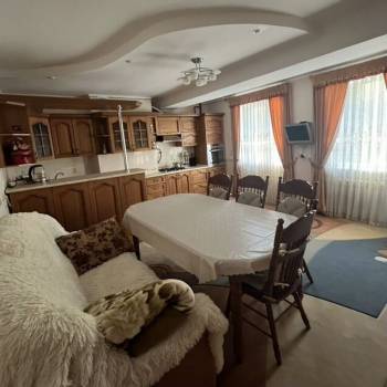 Сдается Многокомнатная квартира, 100 м²