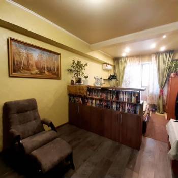 Продается 1-комнатная квартира, 40 м²