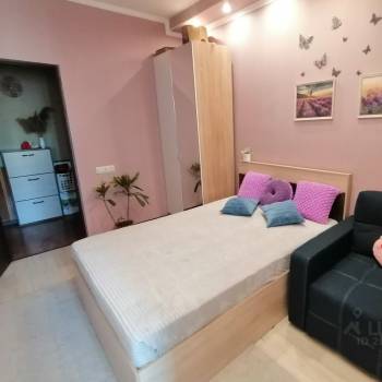 Продается 1-комнатная квартира, 39 м²