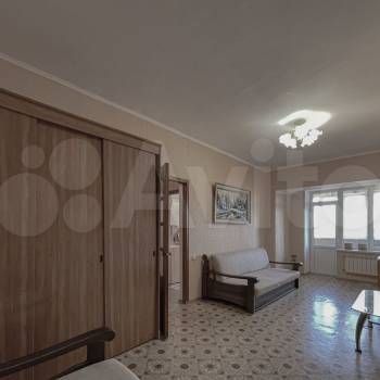 Продается 1-комнатная квартира, 42 м²