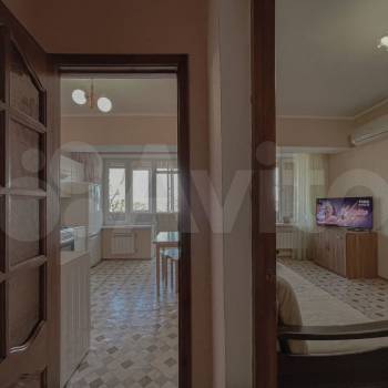 Продается 1-комнатная квартира, 42 м²