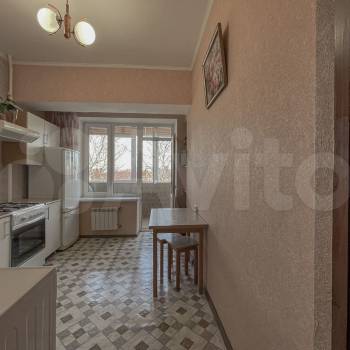 Продается 1-комнатная квартира, 42 м²