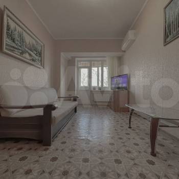 Продается 1-комнатная квартира, 42 м²