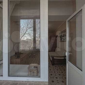 Продается 1-комнатная квартира, 42 м²