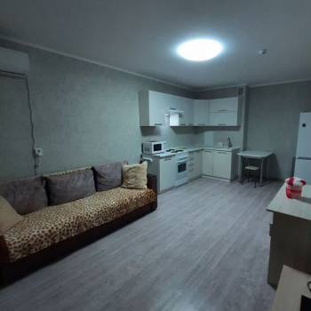 Продается 1-комнатная квартира, 40 м²