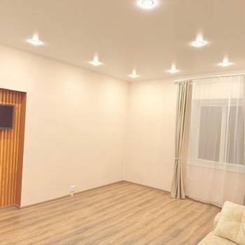 Продается 1-комнатная квартира, 50 м²