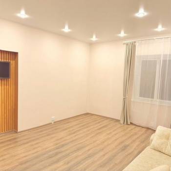 Продается 1-комнатная квартира, 50 м²