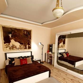 Продается Многокомнатная квартира, 130 м²