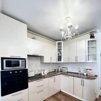 Продается Многокомнатная квартира, 92,3 м²