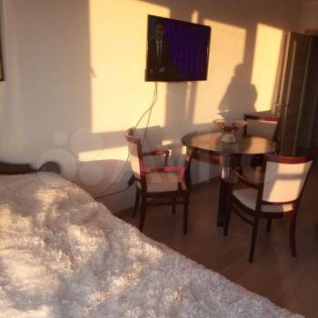 Продается 1-комнатная квартира, 67,2 м²