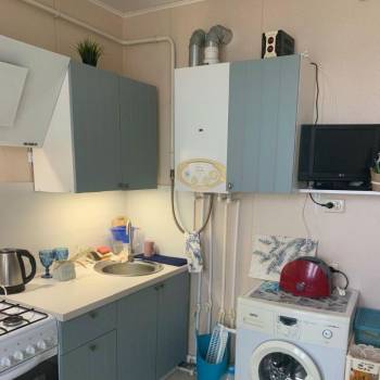 Продается 1-комнатная квартира, 42 м²