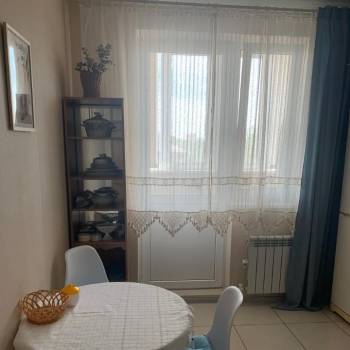 Продается 1-комнатная квартира, 42 м²