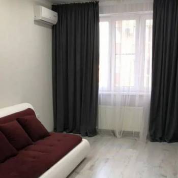 Продается 1-комнатная квартира, 38 м²