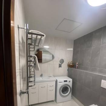 Сдается 1-комнатная квартира, 60 м²