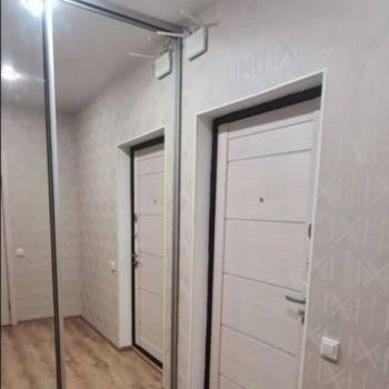 Продается 1-комнатная квартира, 42 м²