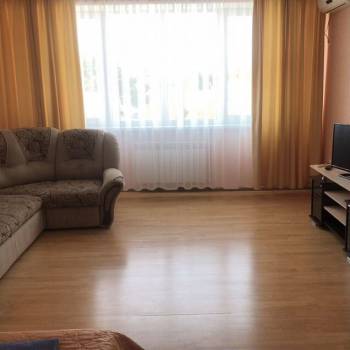 Сдается 1-комнатная квартира, 57 м²