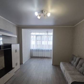 Сдается 2-х комнатная квартира, 82 м²